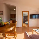 2 Bedroom Awesome In *