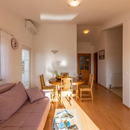 Cozy In With Wifi Apartmán
