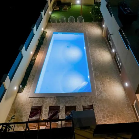 2 Bedroom Awesome In Apartament