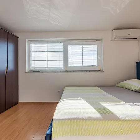 2 Bedroom Awesome In Apartament