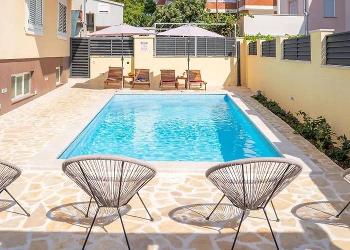 2 Bedroom Awesome In Apartment Zadar