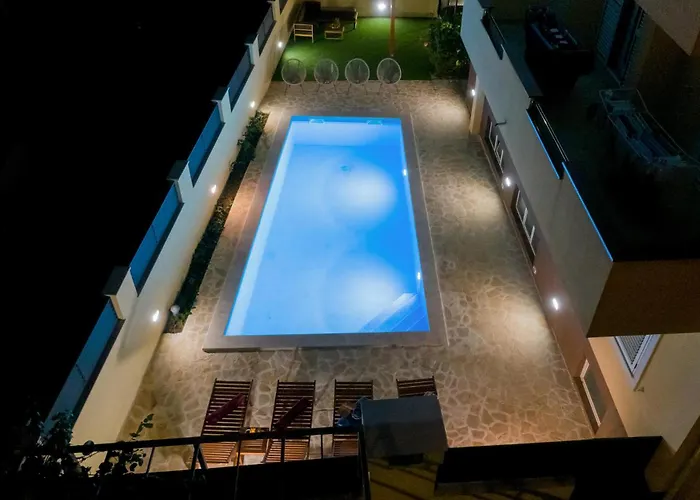 2 Bedroom Awesome In Apartament