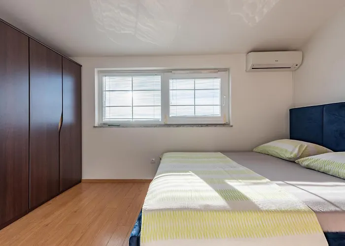 2 Bedroom Awesome In Apartament