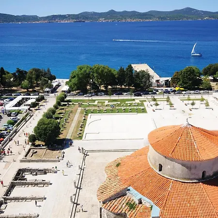 2 Bedroom Awesome In Appartement Zadar