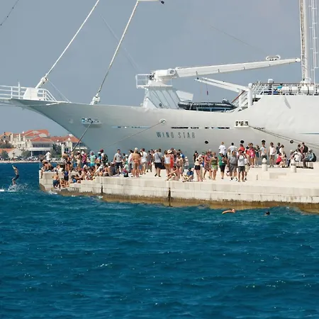 아파트 2 Bedroom Awesome In *