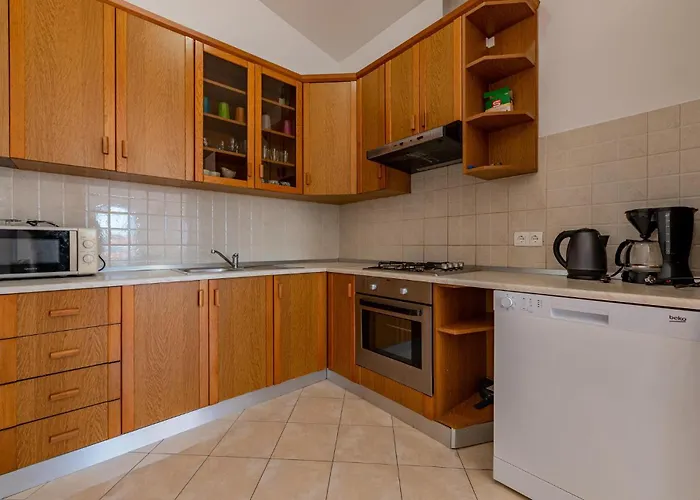 2 Bedroom Awesome In *