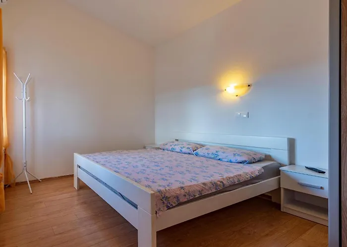 2 Bedroom Awesome In *